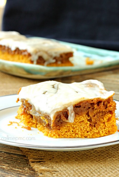 Pumpkin Cinnamon Roll Cake