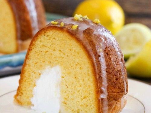 Crème-Filled Golden Bundt Cake Recipe 