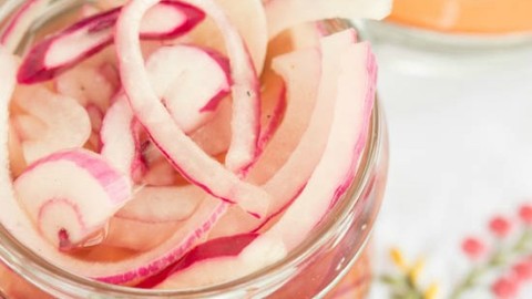 Quick Pickled Red Onions (No Cook) - It's a Veg World After All®