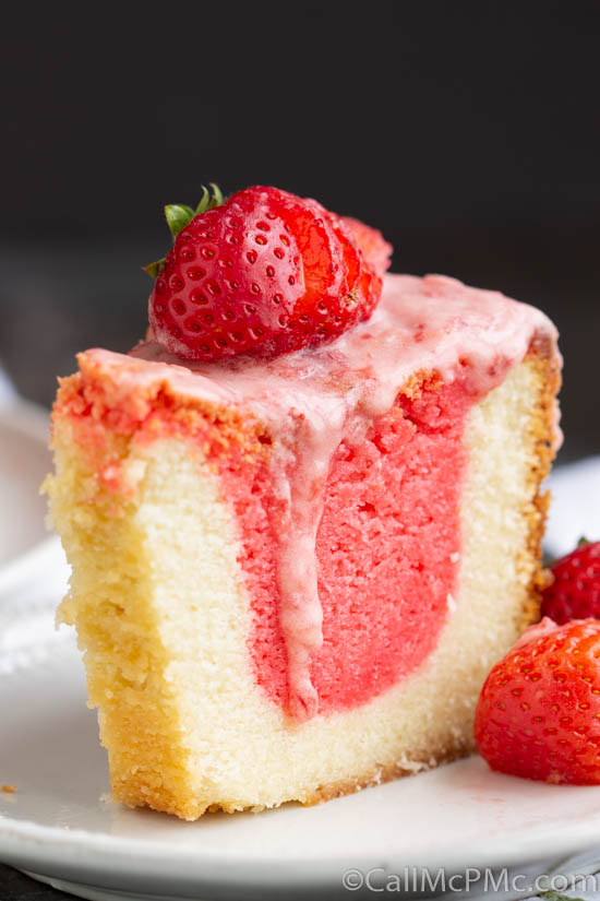 Strawberry cake ( 2 pound) | RuralBite