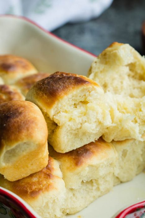 SOFT FLUFFY YEAST ROLLS