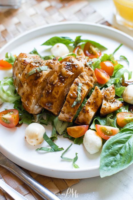 EASY BALSAMIC CHICKEN CAPRESE SALAD RECIPE